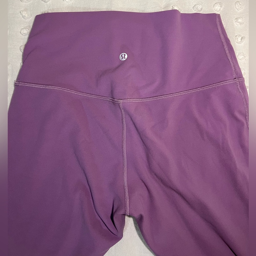 Lululemon: Size 8 “Align High-Rise Crop 23”